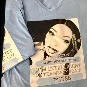 🆕 Customized SEXYBRAINBOUTIQUE Tee Motif: Im Not Just Beautiful; I’m Intelligent